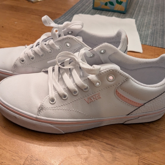 Vans Women's Sneaker - Picture 2 of 4